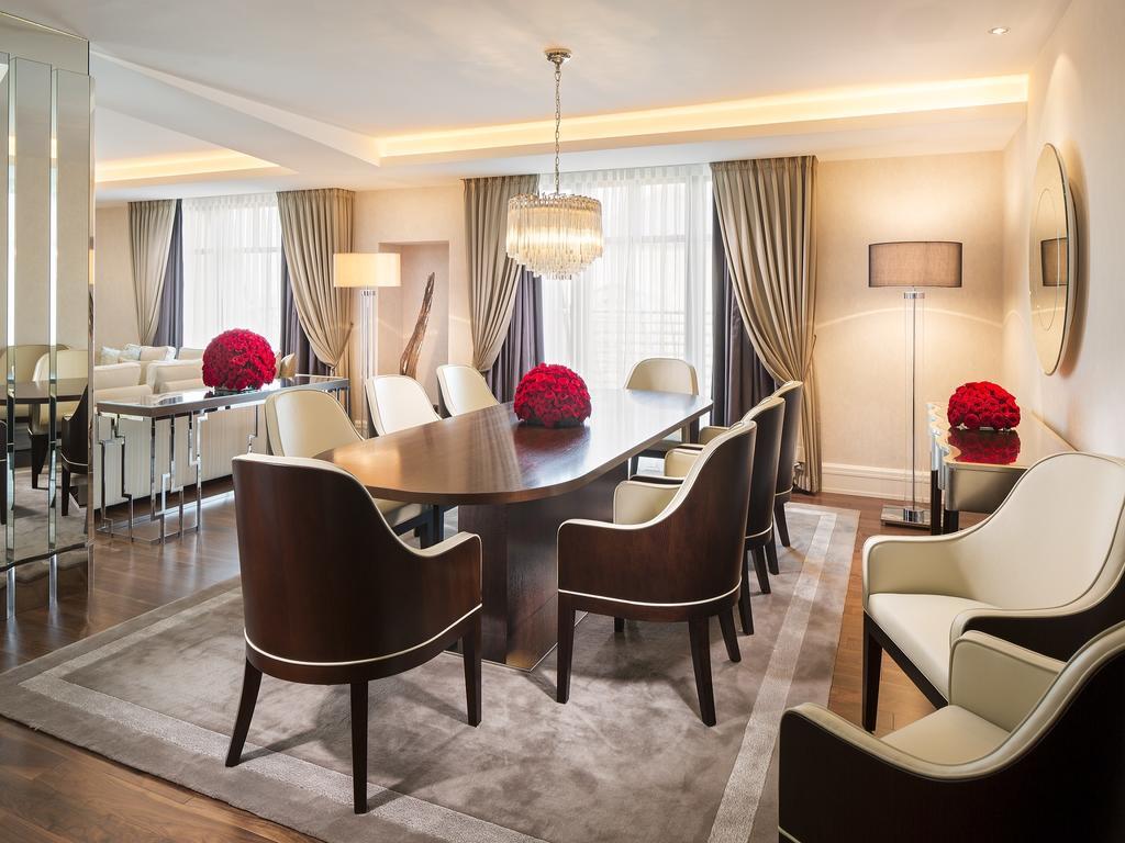 Capella Breidenbacher Hof Hotel