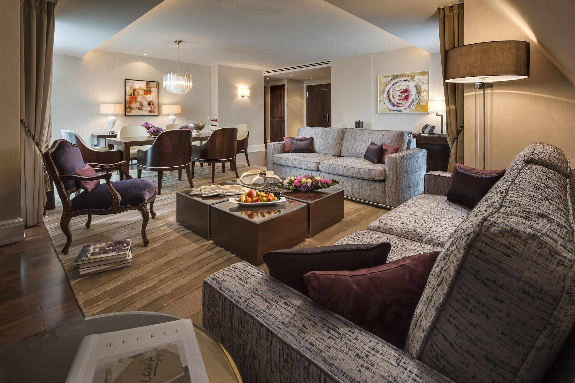 Hotel Breidenbacher Hof, Grandhotel 2025 - 101 Besten Dusseldorf
